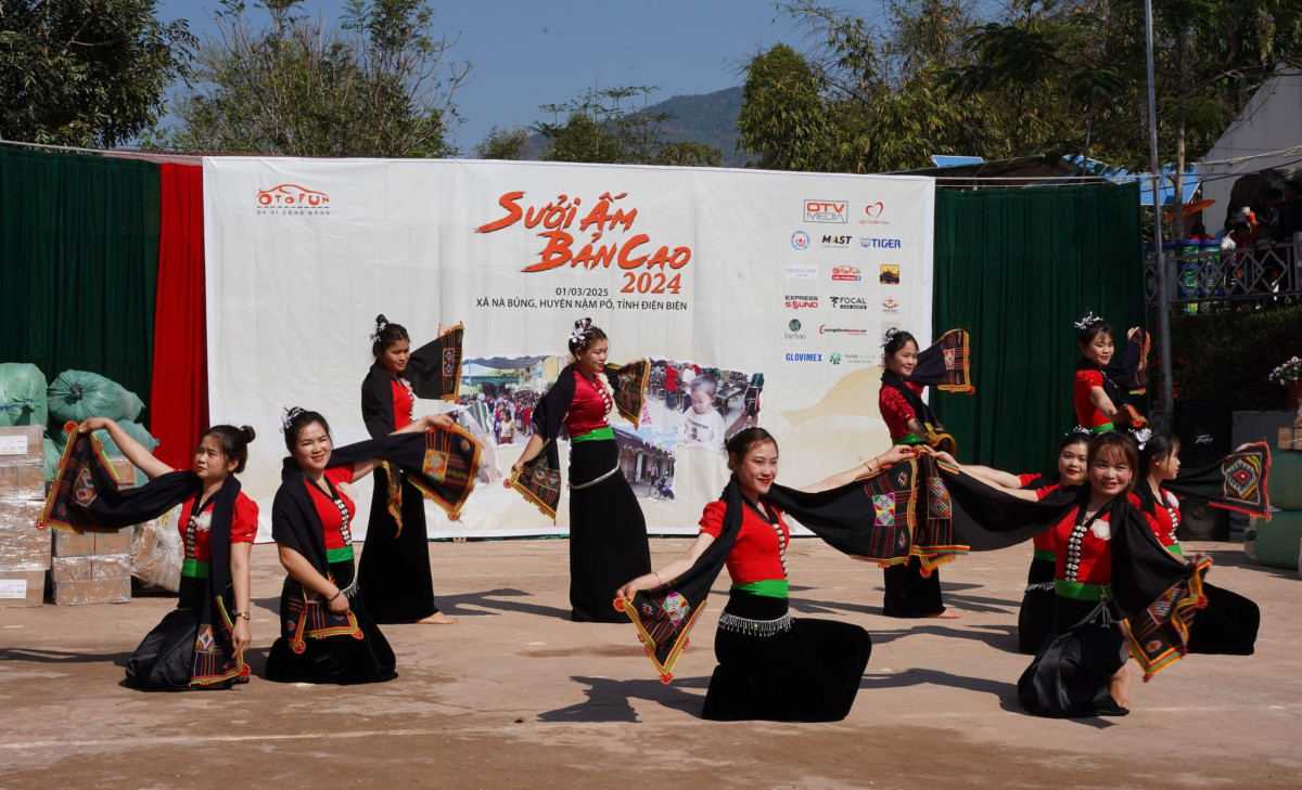 Nà Bủng — Nơi Gần 2,000 Đứa Trẻ Đang Chờ Một Mái Trường Tốt Hơn