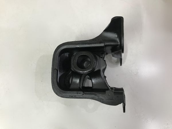 Chân máy trước Honda Accord 1990-1998 (GRM13657)