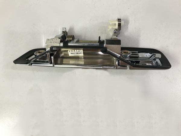 Tay mở cửa ngoài sau phải Mitsubishi Lancer 1997-2001