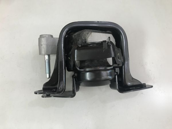 Cao su chân máy bên phải Toyota Vios 2003-2007
