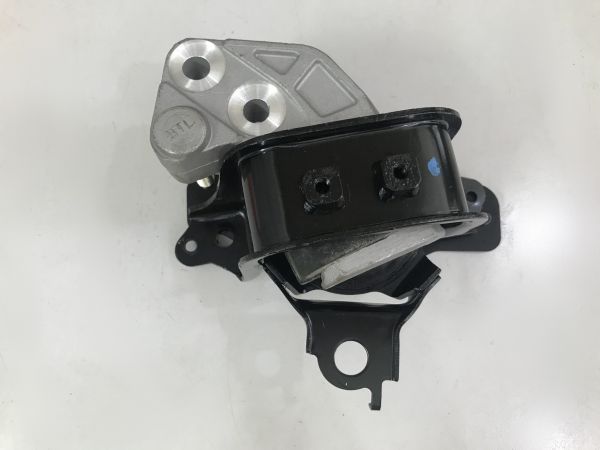 Cao su chân máy bên phải Toyota Vios 2003-2007