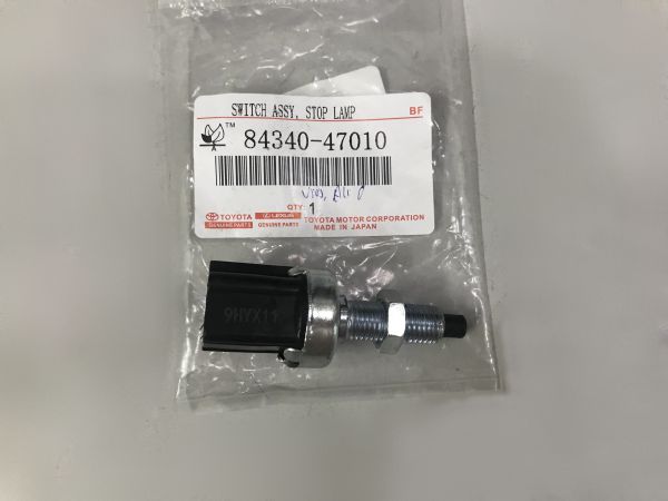 Công tắc chân phanh Toyota Vios 2003-2007