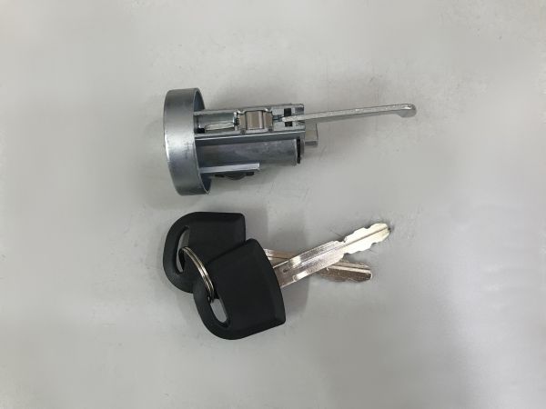 Bộ Ruột Ổ Khóa Đề + Chìa ISUZU TFR, xe bán tải Pick Up 1997-2002