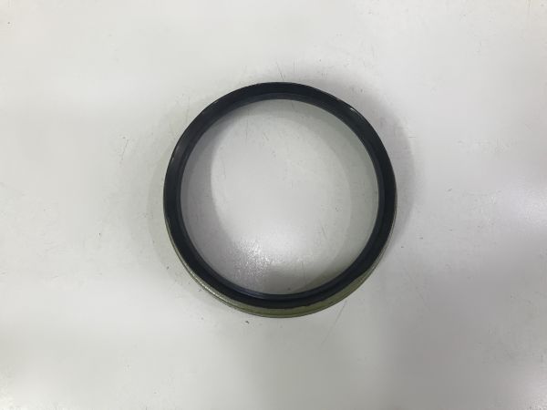 Phớt may ơ trước ngoài Toyota Hilux 2007-2011