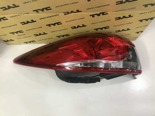 Đèn hậu ngoài trái Mazda 6 2016-2019