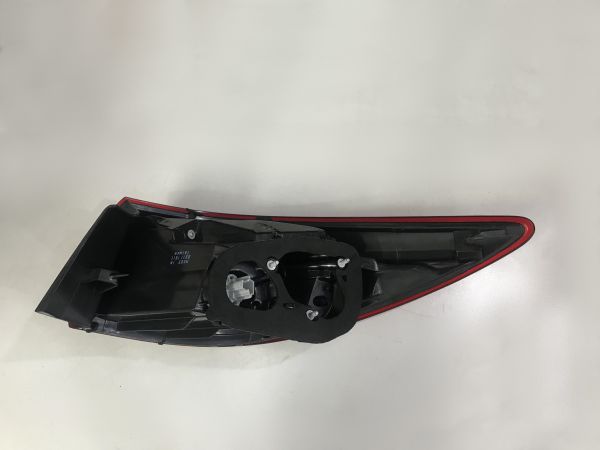 Đèn hậu ngoài trái Mazda 6 2016-2019