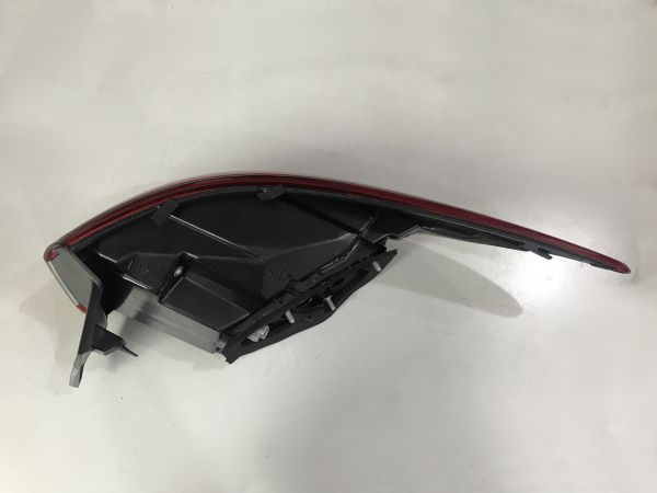 Đèn hậu ngoài trái Mazda 6 2016-2019