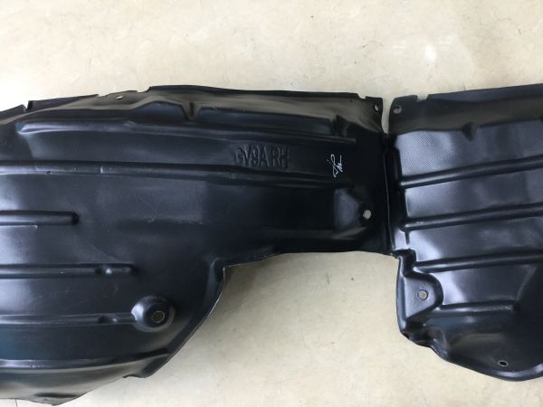 Chắn bùn lòng dè trước phải Mazda 6