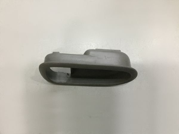 Ốp tay mở trong phải Mazda 626, 2001-2004