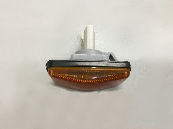 Đèn xi nhan tai xe Toyota Land Cruiser 1992-1997