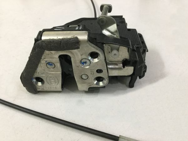 Khóa ngậm sau phải bãi Toyota Vios 2008-2013