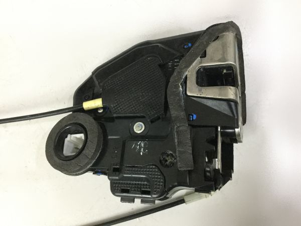 Khóa ngậm sau phải bãi Toyota Vios 2008-2013