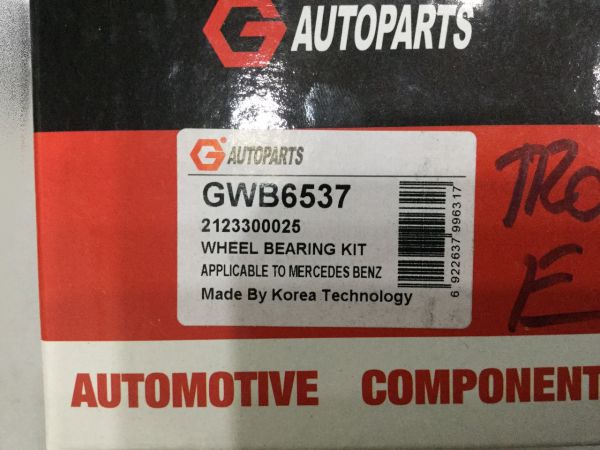 Bộ bi + phớt phanh trước Mercedes E240 2002-2007 
