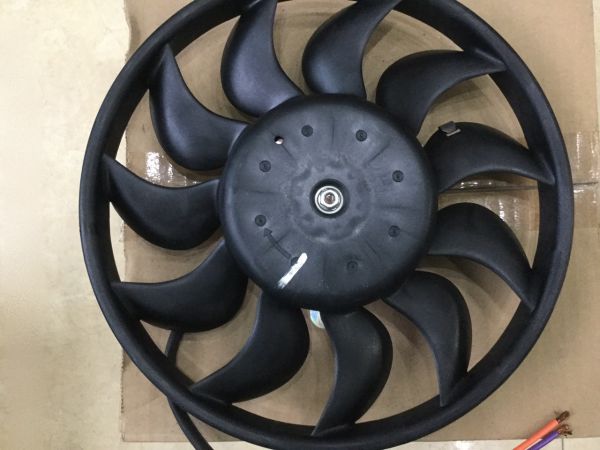 Bộ mô tơ + cánh quạt Audi A6 2006-2010