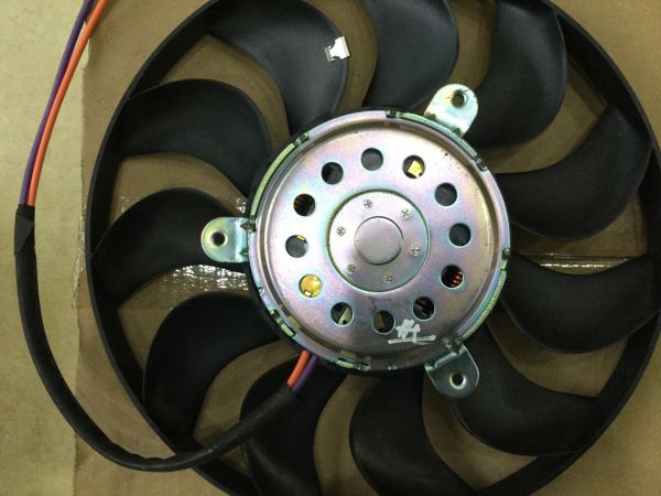 Bộ mô tơ + cánh quạt Audi A6 2006-2010