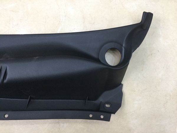 Ốp chân kính chắn gió trái Chevrolet Spark 2009-2011