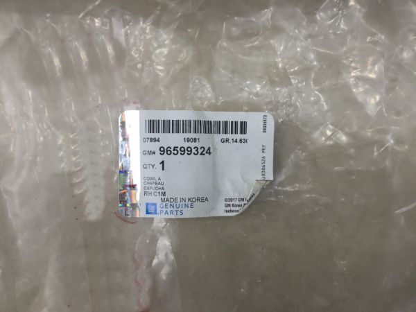 Ốp chân kính chắn gió phải Chevrolet Spark 2009-2011