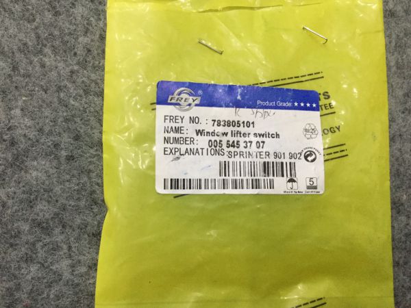 Công tắc lên kính bên phụ Mercedes Spinter