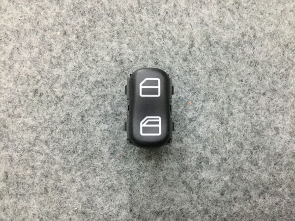 Công tắc lên kính bên phụ Mercedes Spinter