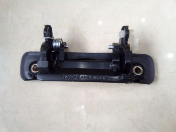 Tay mở ngoài phải (màu đen) Toyota Starlet,1984-1989
