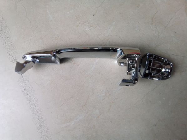 Tay mở ngoài trước phải (mạ crom), có cả phần dài và ngắn Toyota Ipsum,2001-2009