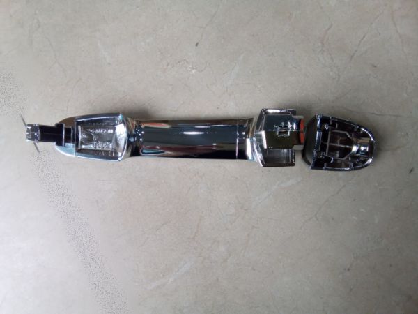 Tay mở ngoài trước phải (mạ crom), có cả phần dài và ngắn Toyota Ipsum,2001-2009