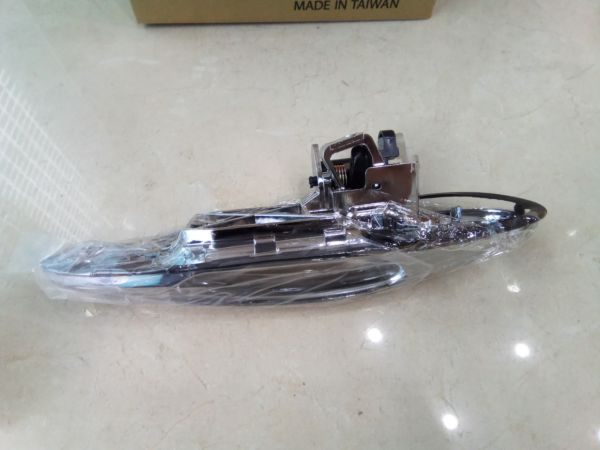 Tay mở ngoài trước phải mạ Lexus LX470 ,1998-2005