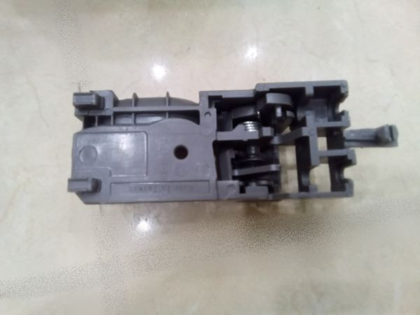 Tay mở trong phải ( xám) (trước=sau) Toyota Hilux,2008-2015