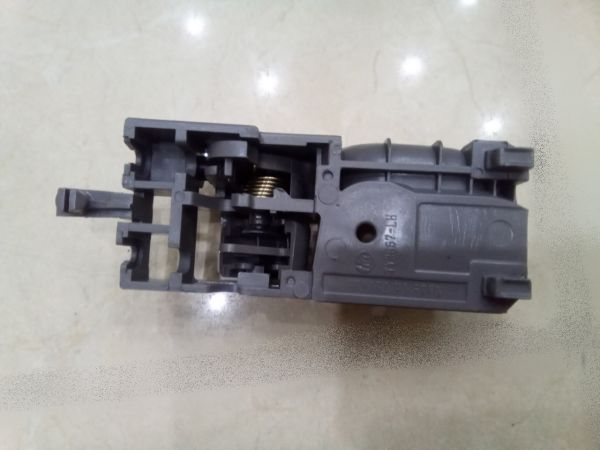 Tay mở trong trái ( xám) (trước=sau) Toyota Wish ,2003-2009