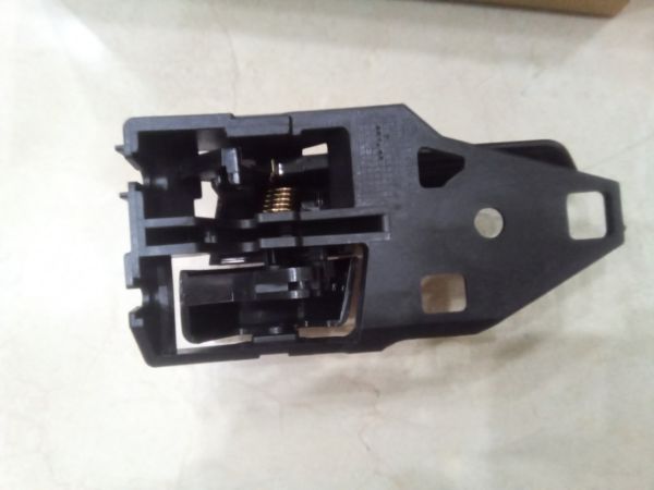 Tay mở trong trước trái ( màu đen) Toyota RAV4,2012-2018