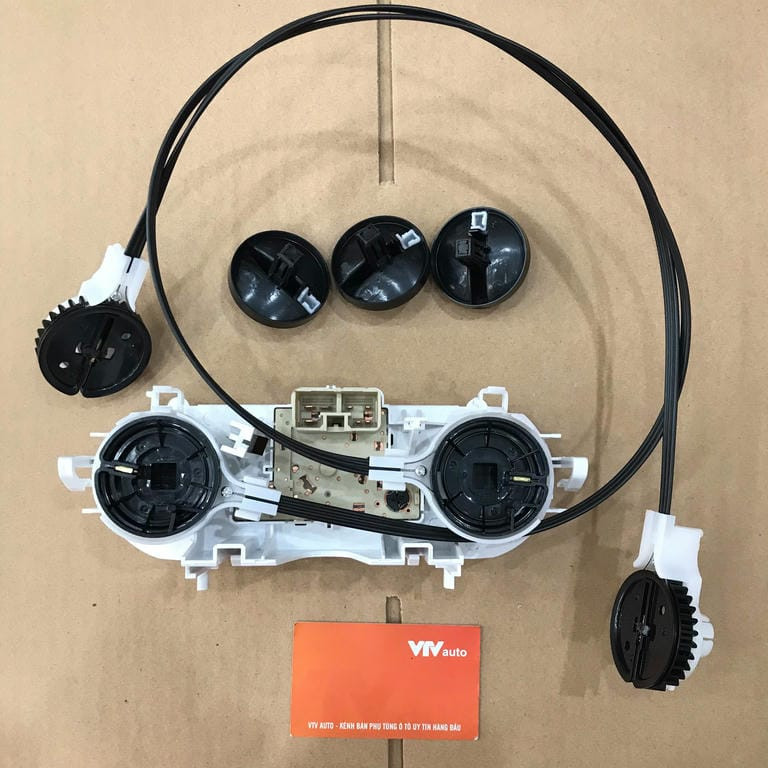Cụm Công Tắc Điều Hòa, Có Dây, Có Nút Chỉnh Innova 06-11, Hilux 07-11, Fortuner 07-11, Oem: 559000K011