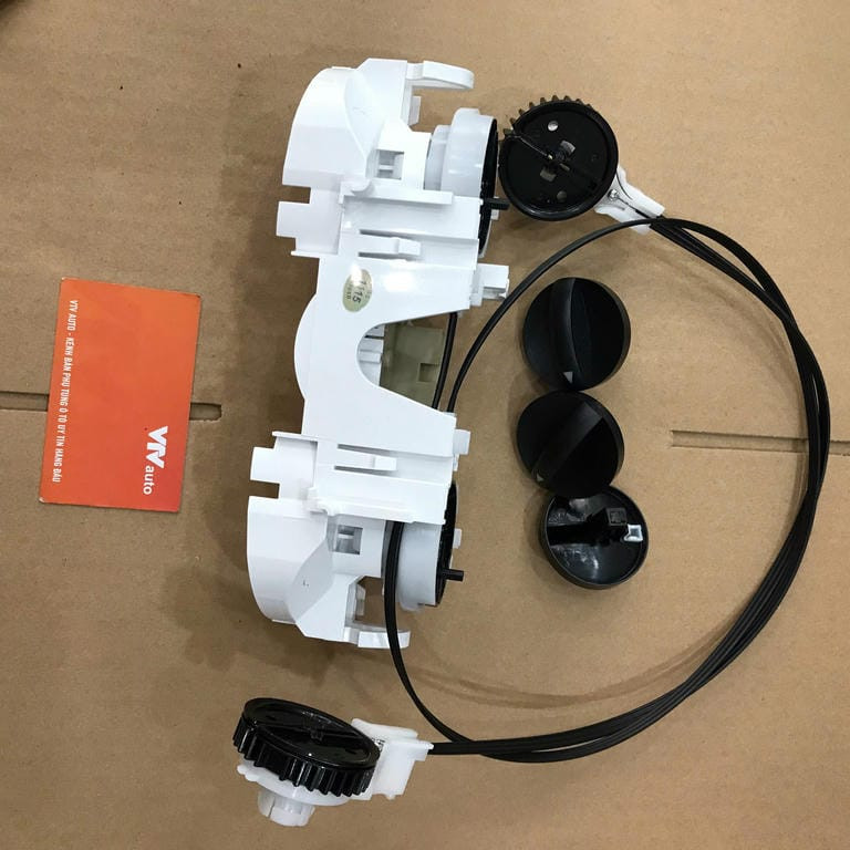 Cụm Công Tắc Điều Hòa, Có Dây, Có Nút Chỉnh Innova 06-11, Hilux 07-11, Fortuner 07-11, Oem: 559000K011