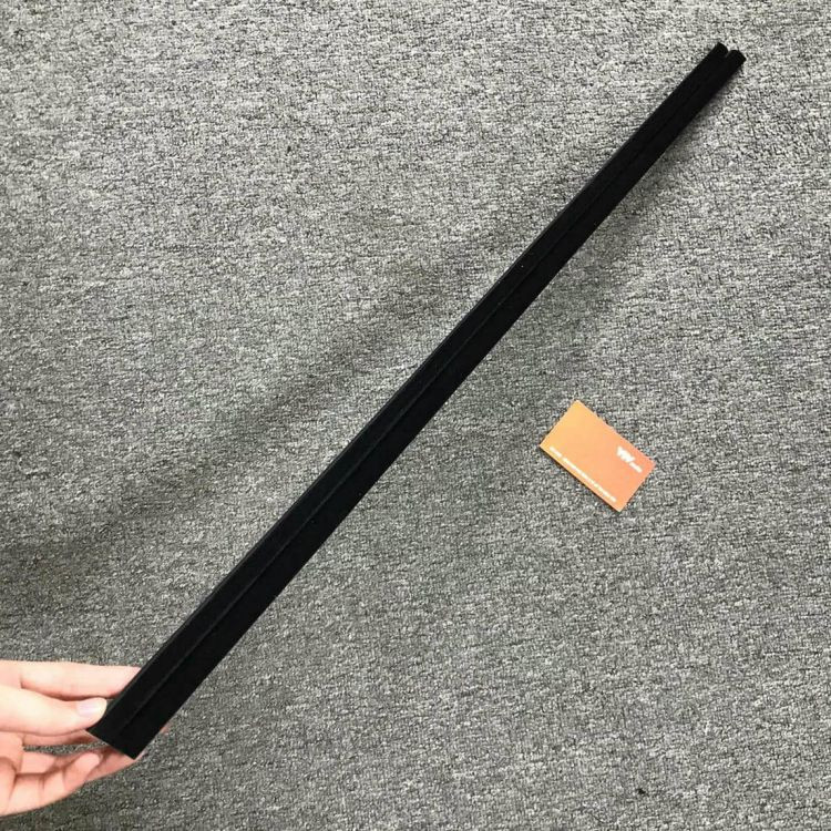 Nẹp Chân Kính Trong Trước, Phải, Đen (Saiya) Toyota Hilux  2005-2015, Fortuner 2008-2016