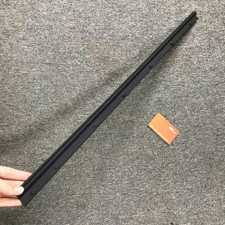 Nẹp Chân Kính Trong Trước, Phải, Đen (Saiya) Toyota Hilux  2005-2015, Fortuner 2008-2016