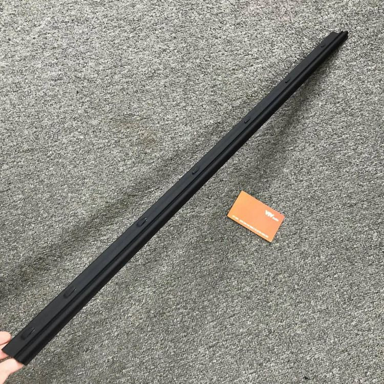 Nẹp Chân Kính Trong Trước, Trái, Đen (Saiya) Toyota Hilux  2005-2015, Fortuner 2008-2016