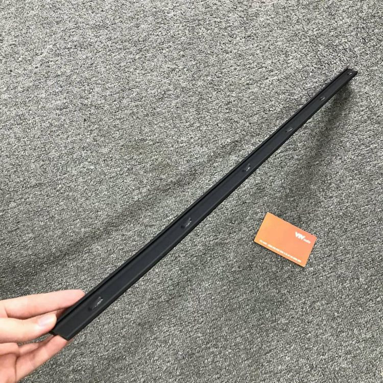 Nẹp Chân Kính Trong Sau, Trái, Đen (Saiya) Toyota Hilux  2005-2015, Fortuner 2008-2016