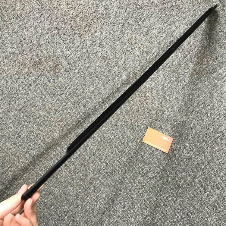 Nẹp chân kính ngoài trước phải , đen (Saiya) Toyota Land Cruiser 2008-2015