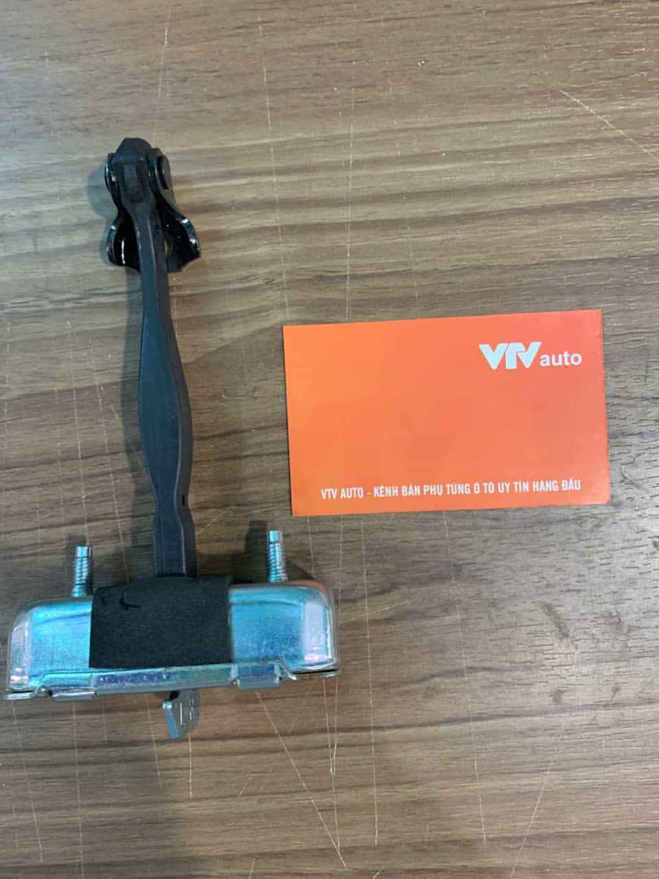 Hãm Cửa Sau (055 R,1 Nấc) (Toyota Nhật) Toyota Camry 12-18 I 68630-06102