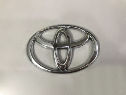 Lô gô ca lăng Toyota Camry 2.4 2002-2005