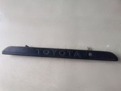 Nẹp cốp sau bãi Toyota Hiace ,1992-2004