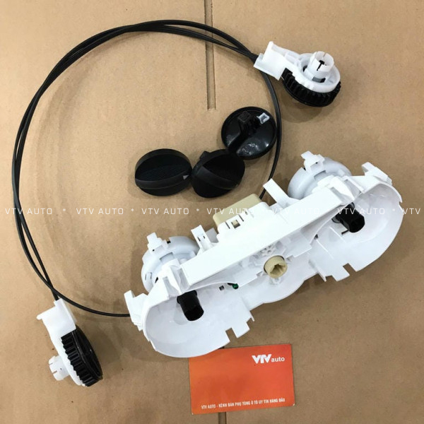 Cụm Công Tắc Điều Hòa, Có Dây, Có Nút Chỉnh Innova 06-11, Hilux 07-11, Fortuner 07-11, Oem: 559000K011