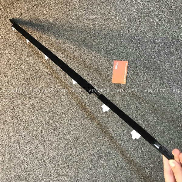 Nẹp Chân Kính Ngoài Sau Phải, ĐEn (TWT) Toyota  Land Cruiser 1990-1997
