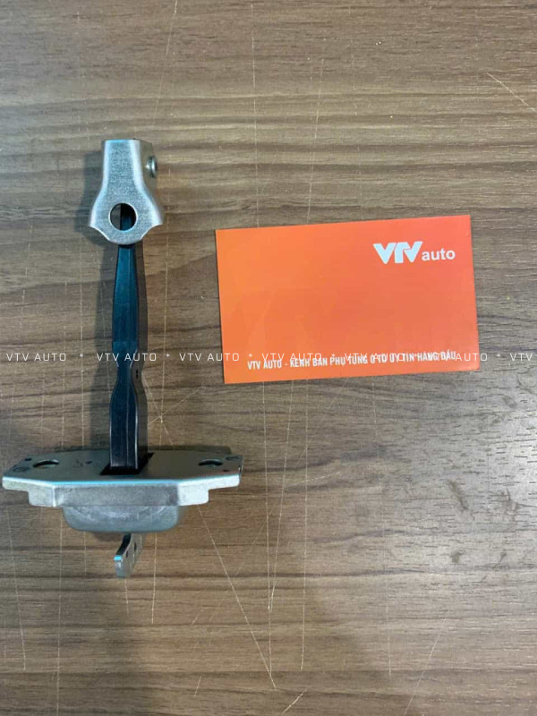 Hãm Cửa Sau Innova, Vios, Altis 03-13, Rav-4 07-12 I 68630-0K011