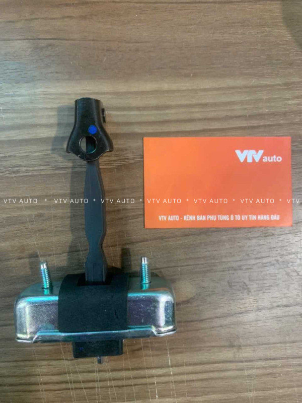 Hãm Cửa Trước Toyota Sienna 07-12, Land Cruiser 98-07, Highlander 02-07 I 68610-60100/60101