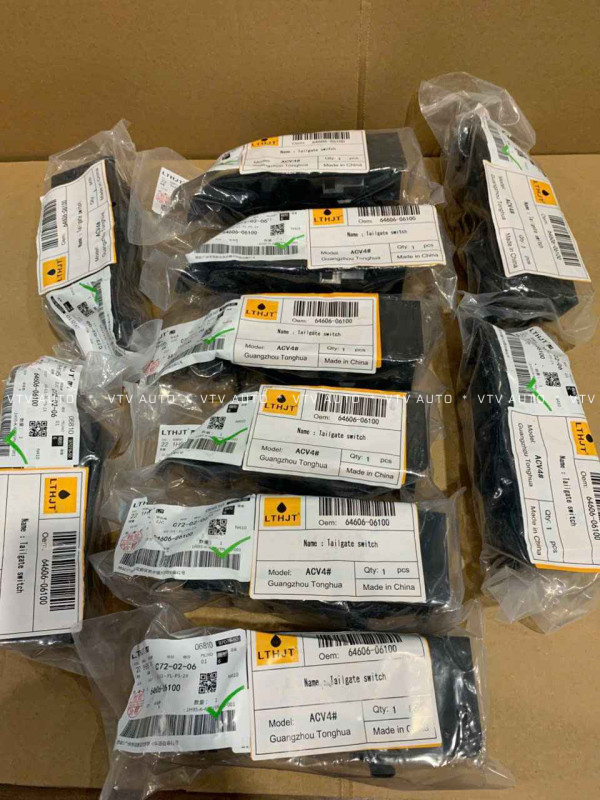 Cụm Tay Mở Nắp Bình Xăng Và Cốp Sau Camry 07-17