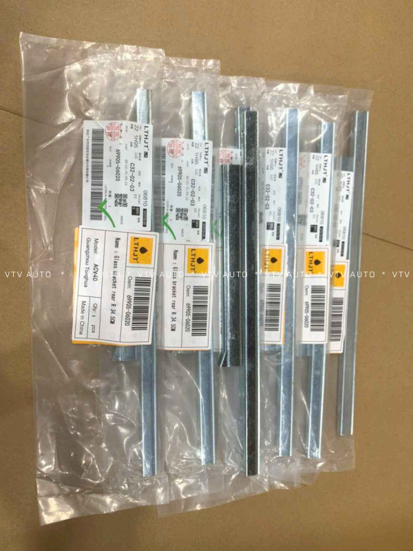 Thanh Ray Đỡ Kính Cánh Cửa Sau Phải Fortuner 08-16