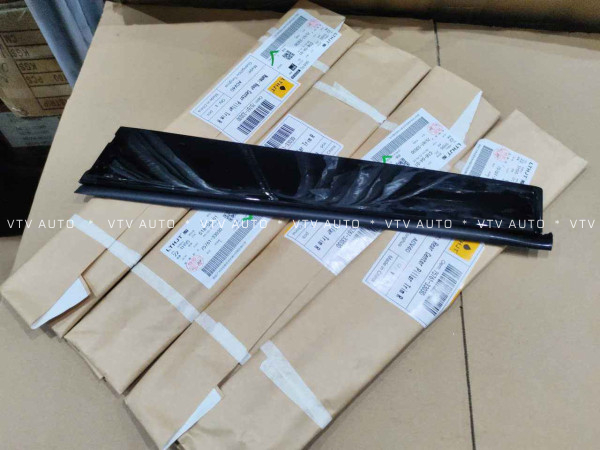 Ốp Nẹp Trụ Cửa Trước Phải Camry 07-11
