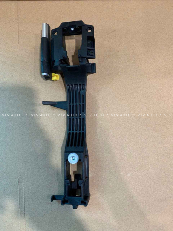 Xương Giá Bắt Tay Mở Ngoài Trước Trái Highlander 07-13