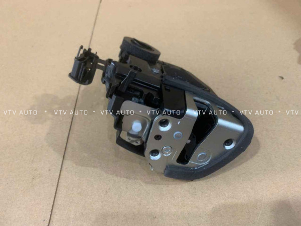 Khóa Ngậm Cửa Sau Phải Camry 07-11