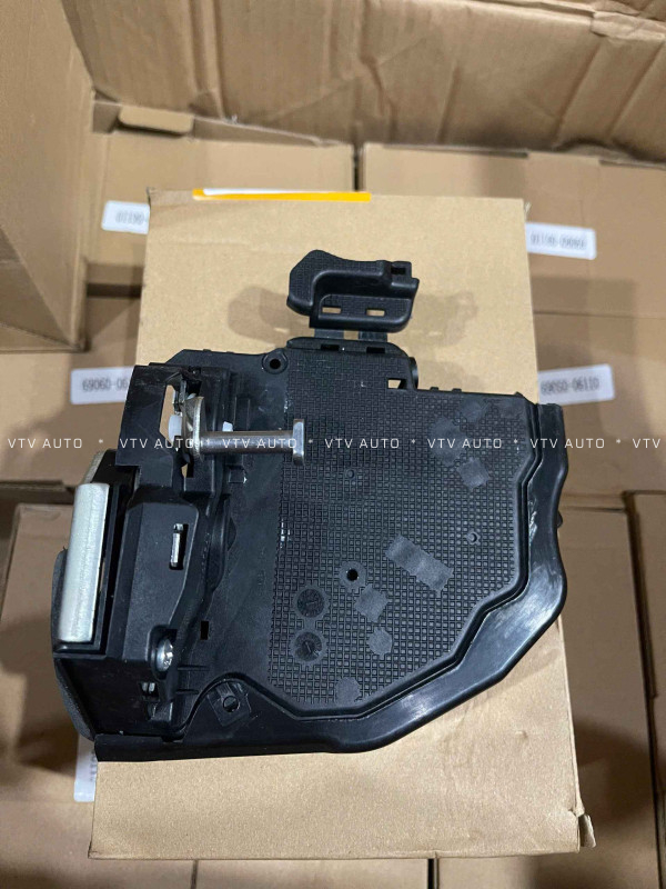 Khóa Ngậm Cửa Sau Trái Camry 07-11